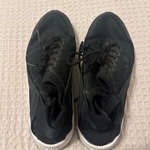 Nike Hirachi Tennis Shoes